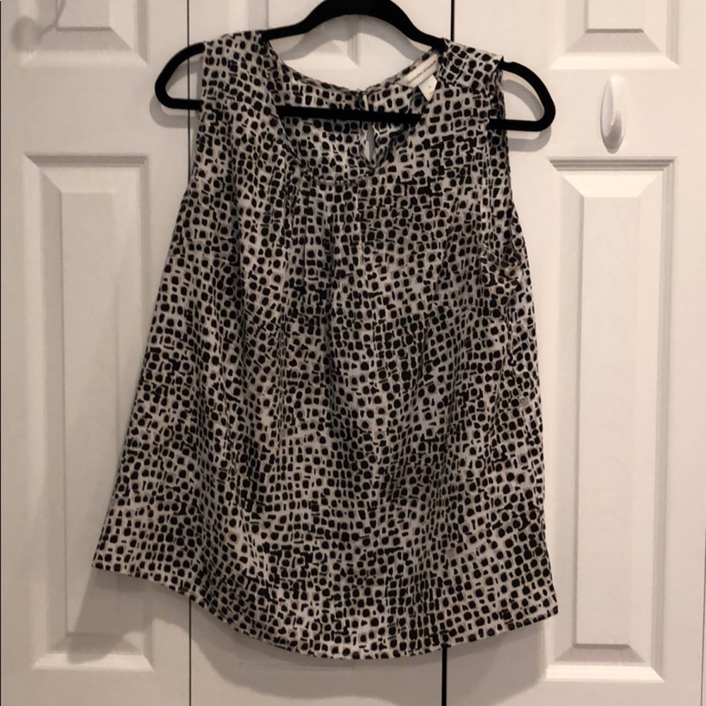 Sleeveless blouse